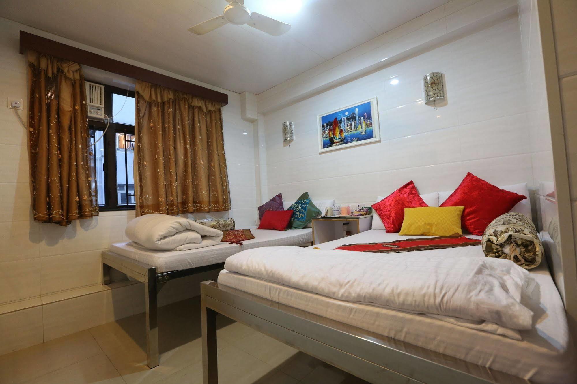 Kamal Traveller Hostel Hong Kong Exterior photo